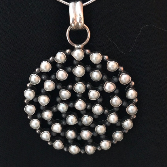 925 Sterling and Pearl Pendant - Picture 5 of 8